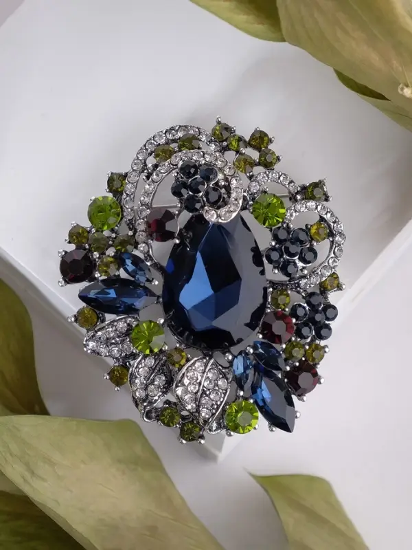 Брошь &laquo;Императрица&raquo;, самоцветная, цветная в серебре