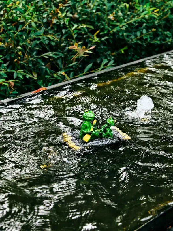 Садовая фигура 17 х 11 х 9,5 см Садовая фигура 17 х 11 х 9,5 см "Лягушки на плоту" Водоплавающая