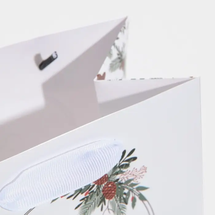 Пакет подарочный новогодний ламинированный квадратный «Зима», 14 х 14 х 9 см Пакет подарочный новогодний ламинированный квадратный «Зима», 14 х 14 х 9 см