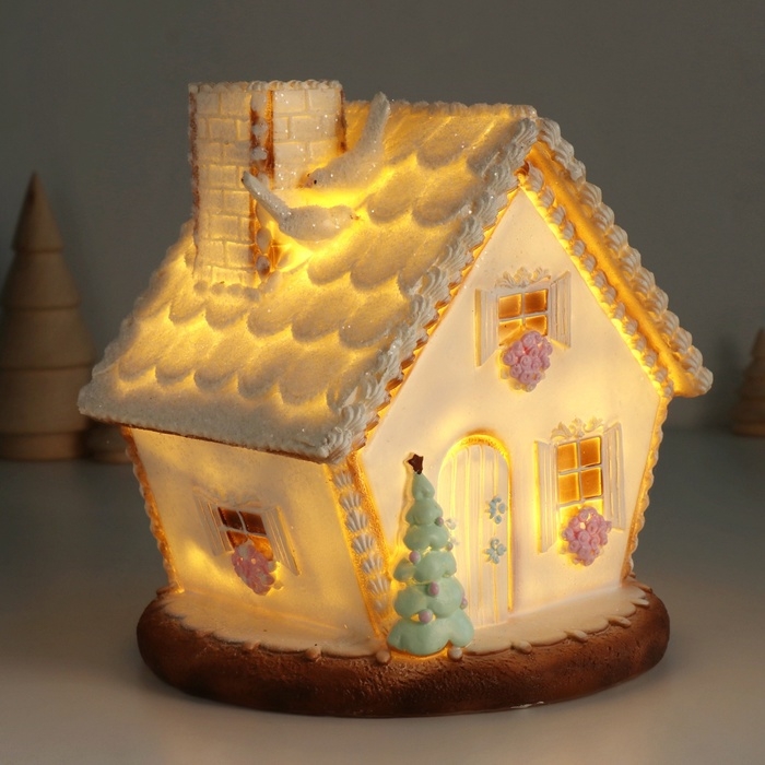 Сувенир полистоун свет Сувенир полистоун свет "Пряничный домик с узорами, с птицами" 16,5х16х17 см