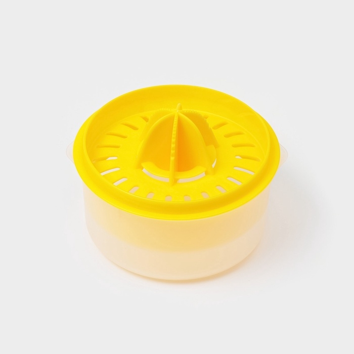 Сепаратор-соковыжималка с контейнером Доляна «Солнышко», 2 в 1, пластик, 13×10 см, 600 мл, жёлтый Сепаратор-соковыжималка с контейнером Доляна «Солнышко», 2 в 1, пластик, 13×10 см, 600 мл, жёлтый