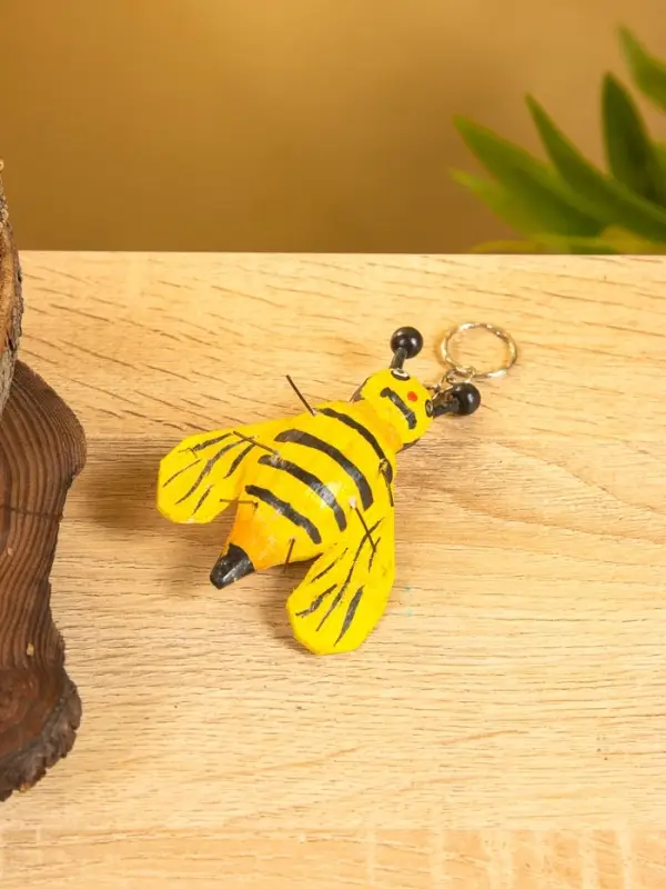 Брелок  Брелок "Пчёлка" 10х7х3 см, дерево