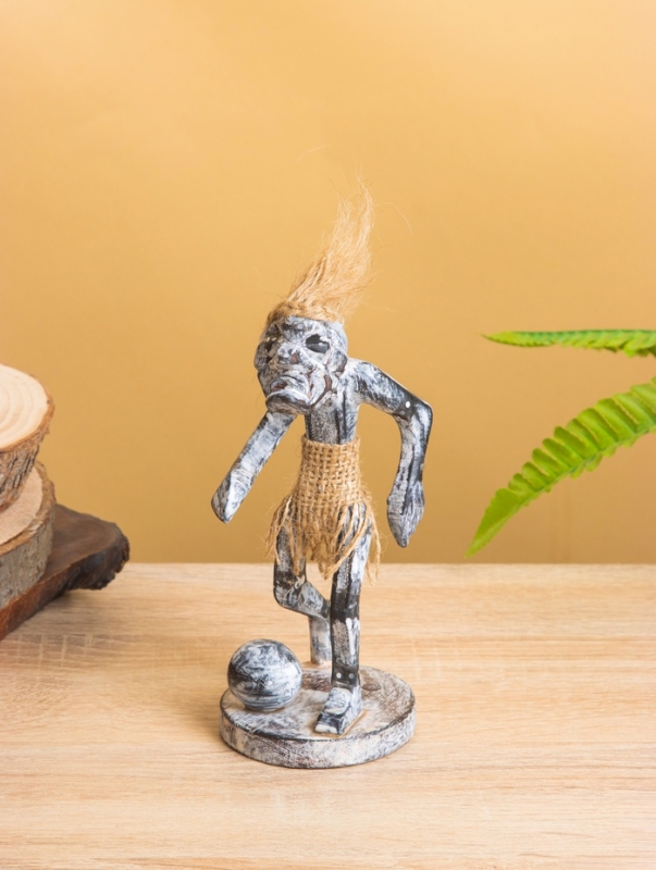 Сувенир «Абориген с мячом», 9×8×17 +/- 1 см, дерево Сувенир «Абориген с мячом», 9×8×17 +/- 1 см, дерево