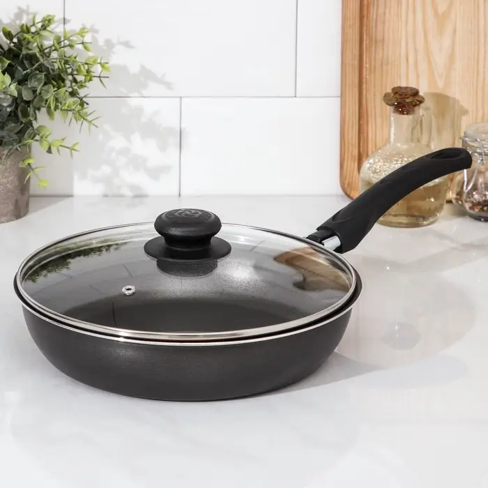 Сковорода &laquo;Классика атлас&raquo;, d=24 см, стеклянная крышка, пластиковая ручка, антипригарное покрытие, алюминий, чёрная