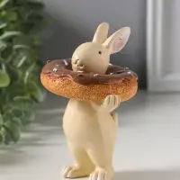 Сувенир полистоун "Зайчик с пончиком в глазури на шее" 8,8х7,8х12 см