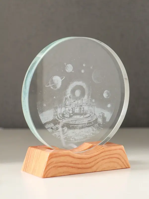 Сувенир стекло свет Сувенир стекло свет "Диск.Космическая станция" 5хLED d=10 см, USB 10х4х11,4 см