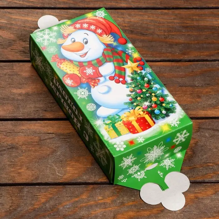 Подарочная коробка «Снеговик с конфетой» 22×11.2×5.5 см