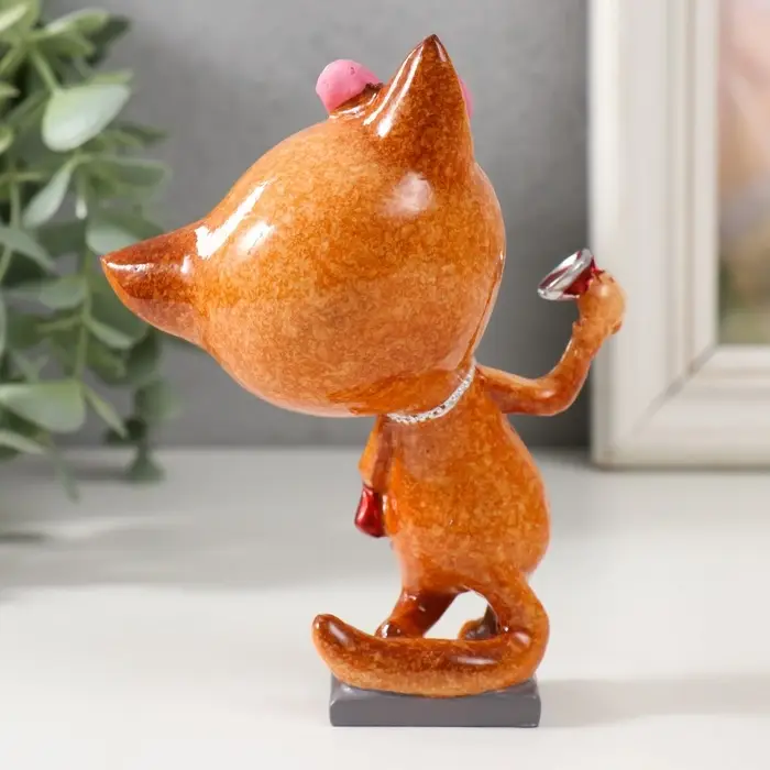 Фигурка полистоун лак &laquo;Кошечка с бокалом&raquo;, 8.3&times;6.2&times;13.8 см