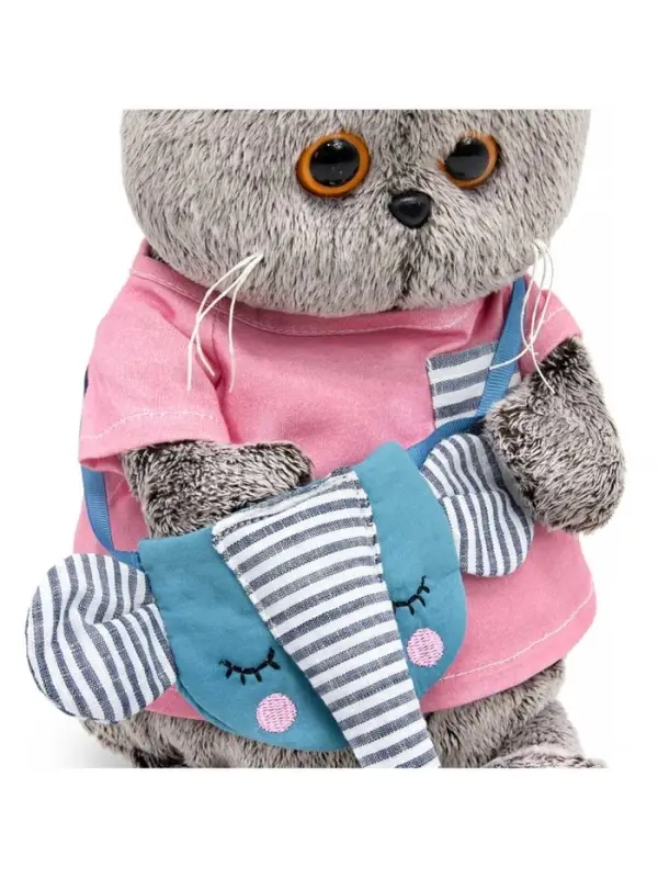 Мягкая игрушка &laquo;Кот Басик&raquo; 19 см, в футболке и с сумочкой - слоником