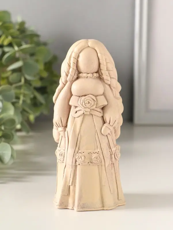 Статуэтка "Берегиня  манилка на любовь" 13х5 см, цвет бежевый с эф. состаривания