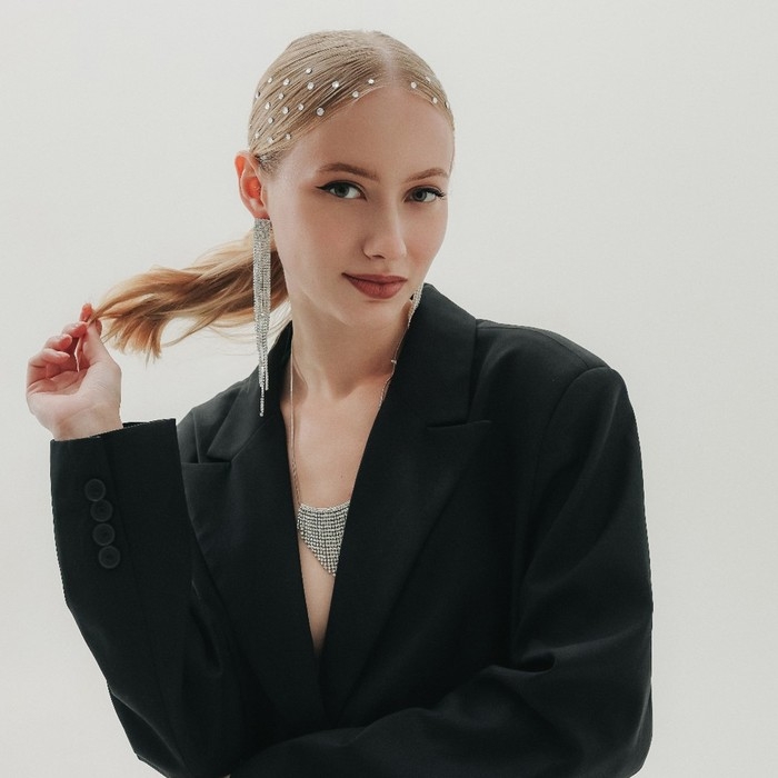 Серьги висячие со стразами «Водопад» мини квадрат, цвет белый в серебре, 14 см Серьги висячие со стразами «Водопад» мини квадрат, цвет белый в серебре, 14 см