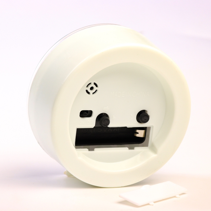 Часы - будильник настольные Часы - будильник настольные "Абруд", дискретный ход, циферблат 10.5 см, 10.5 х 11 см, АА