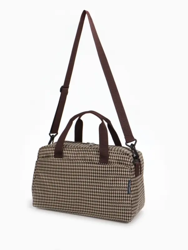 Сумка дорожная на молнии, 4 наружных кармана, длинный ремень, бежевая, коричневая Сумка дорожная на молнии, 4 наружных кармана, длинный ремень, бежевая, коричневая