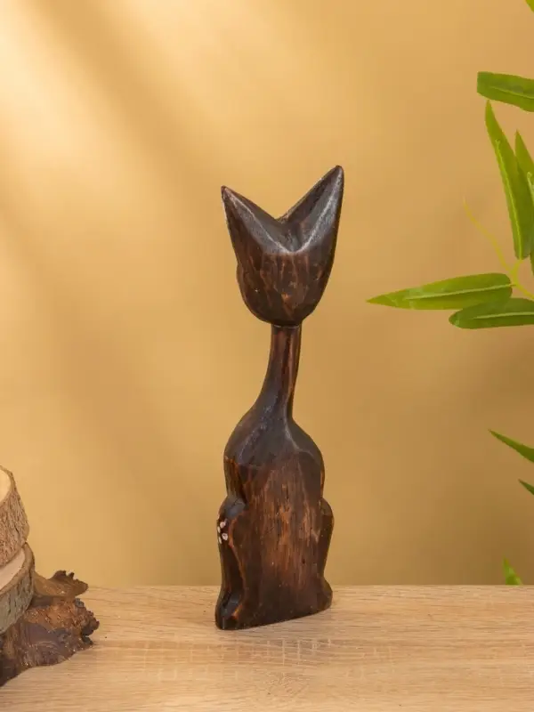 Сувенир «Кошка в ошейнике», 7×3.5×20 см, дерево Сувенир «Кошка в ошейнике», 7×3.5×20 см, дерево