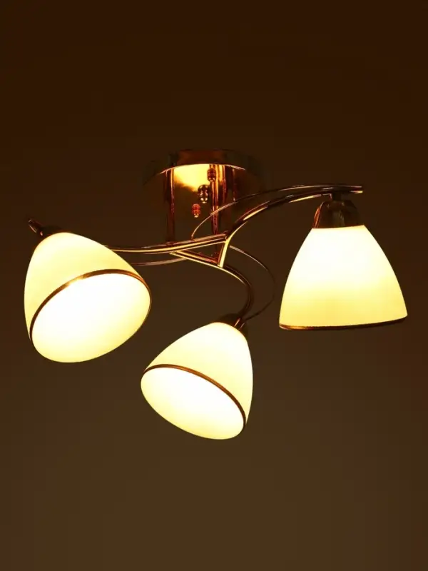 Люстра потолочная BayerLux &laquo;Андер&raquo;, 3хЕ27, 40 Вт, золото, 44&times;44&times;24 см