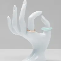 Подставка для украшений &laquo;QF. Рука&raquo;, 8.5&times;7&times;16 см, белая