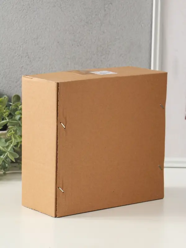 Сувенир керамика Сувенир керамика "Две птички на яблоке" белый с золотом 7х22х22,5 см