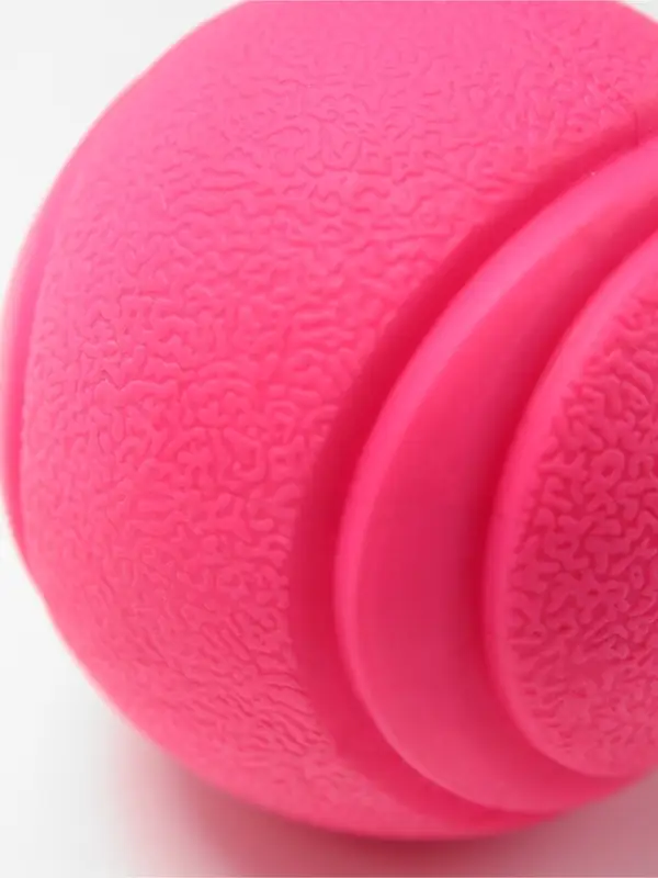 Мячик для собак, 6 см, цельнолитой, прыгучий, TPR, розовый
