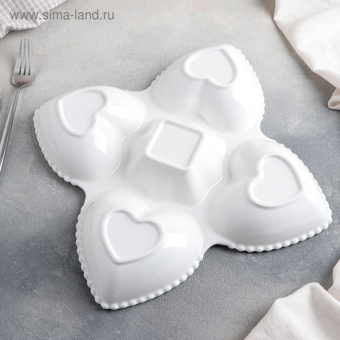 Менажница керамическая 5 ячеек «Сердца», 25×5 см, цвет белый Менажница керамическая 5 ячеек «Сердца», 25×5 см, цвет белый