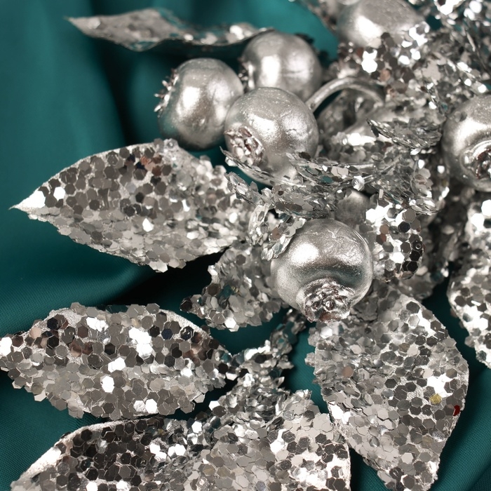 Декор Декор "Новогодняя грация" веточка ягоды, 30х12 см, серебро