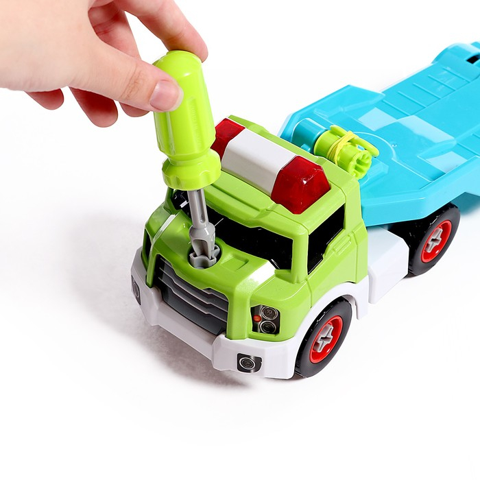 Конструктор винтовой «Эвакуатор с машинкой», с отвёрткой и насадкой + знаки Конструктор винтовой «Эвакуатор с машинкой», с отвёрткой и насадкой + знаки