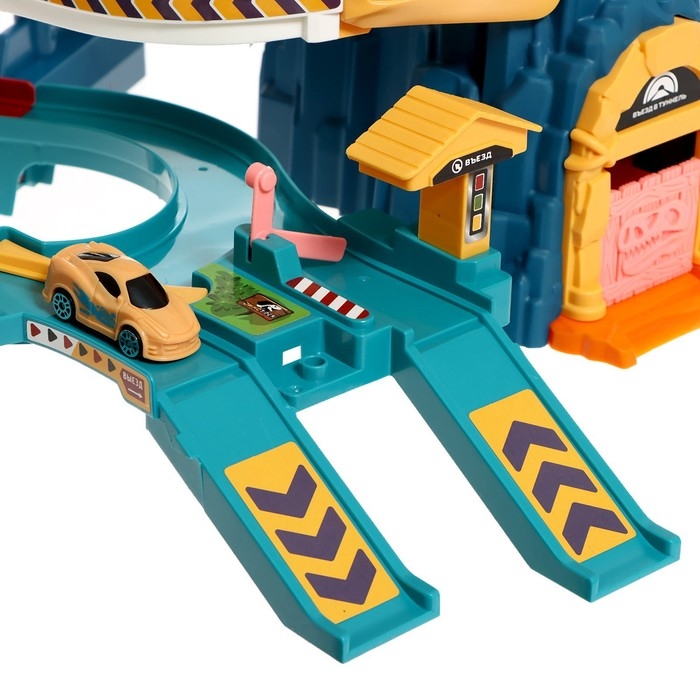 Автотрек «Виражи», световые и звуковые эффекты, работает от батареек Автотрек «Виражи», световые и звуковые эффекты, работает от батареек