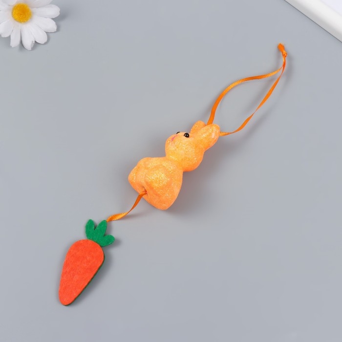 Декор подвеска "Кролик в блестках с морковкой" 4х3,5х13,5 см