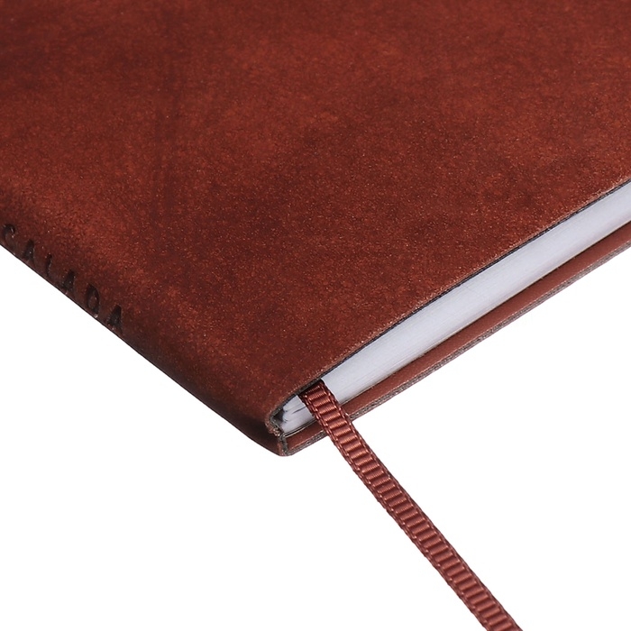 Еженедельник датир 2025г 175х95мм мягк обл иск кож 64л ESCALADA, бл тис, бл 70 г/м²,кор-ый Еженедельник датир 2025г 175х95мм мягк обл иск кож 64л ESCALADA, бл тис, бл 70 г/м²,кор-ый