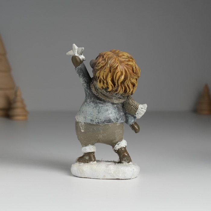 Сувенир полистоун  Сувенир полистоун "Маленький принц в сером комбинезоне в шарфике" МИКС 6,5х4х11,5 см