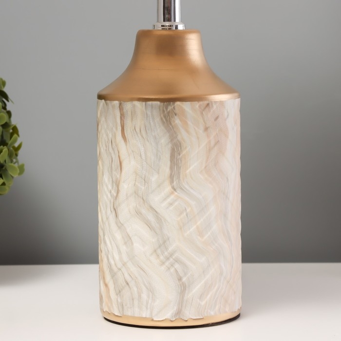 Настольная лампа Настольная лампа "Лаура" Е14 40Вт бело-золотой 22х22х39 см