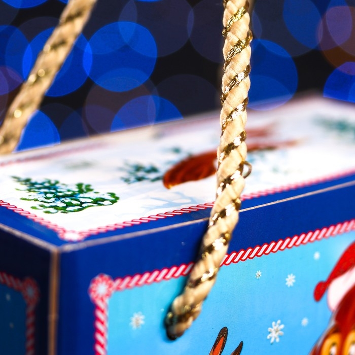 Новый год. Подарочная коробка Новый год. Подарочная коробка "Квартет" 16,5 х 7,9 х 20,8 см.