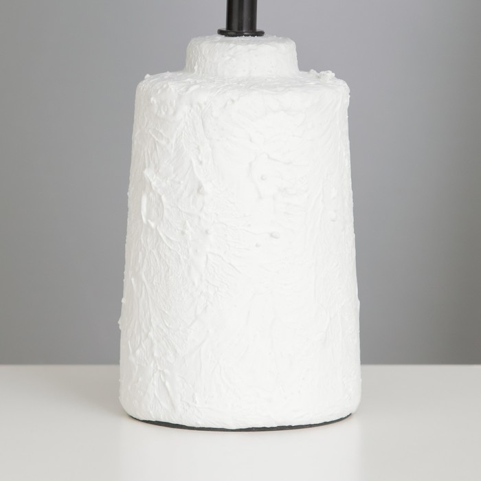 Лампа настольная Лампа настольная "Мирана" 1х40Вт Е14 белый 18х18х34см