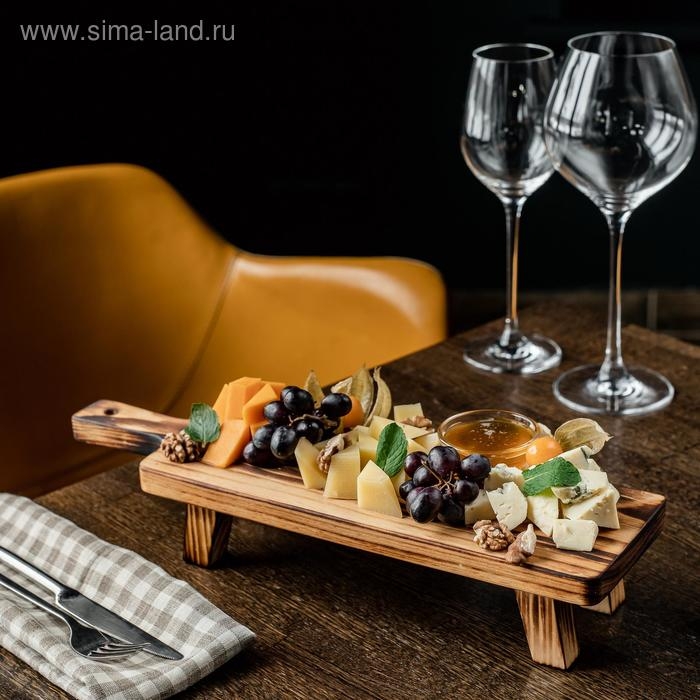 Доска деревянная разделочная, для подачи на ножках из натурального кедра Mаgistrо, 38×10,5×6,5 см, с ручкой, обожжённая Доска деревянная разделочная, для подачи на ножках из натурального кедра Mаgistrо, 38×10,5×6,5 см, с ручкой, обожжённая