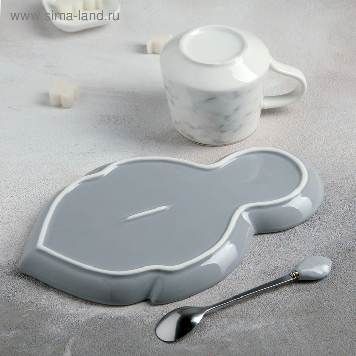 Чайная пара керамическая «Листочек», 3 предмета: чашка 320 мл, блюдце 25,5×16 см, ложка, цвет серый Чайная пара керамическая «Листочек», 3 предмета: чашка 320 мл, блюдце 25,5×16 см, ложка, цвет серый