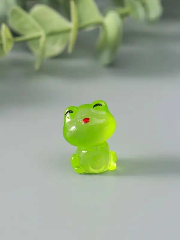 Сувенир эпоксидная смола флюоресцентный Сувенир эпоксидная смола флюоресцентный "Лягушата" набор 6 шт 3,2х2,5х2 см