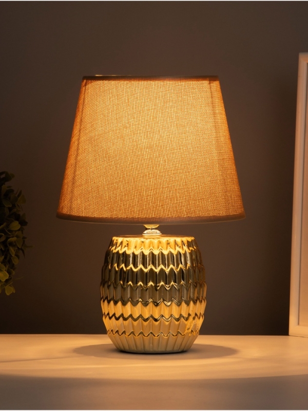 Лампа настольная Лампа настольная "Рябь" 40Вт Е14 золото 19х19х27см