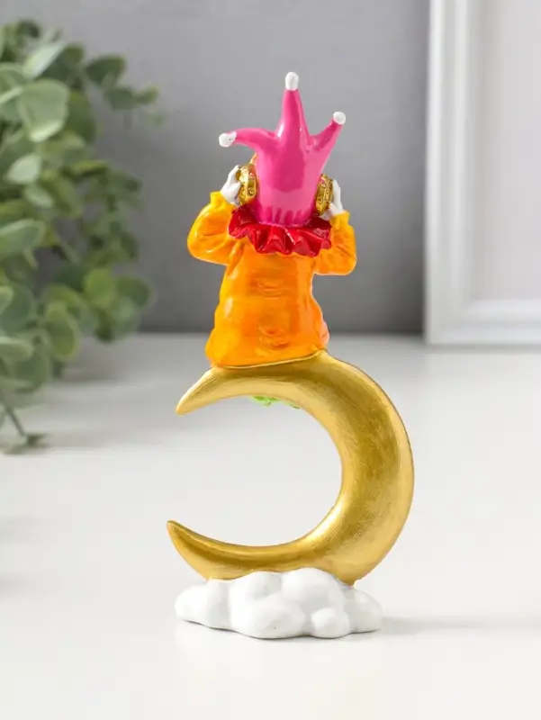 Сувенир полистоун "Клоун в наушниках на золотом месяце" яркий разноцветный 16,5 см