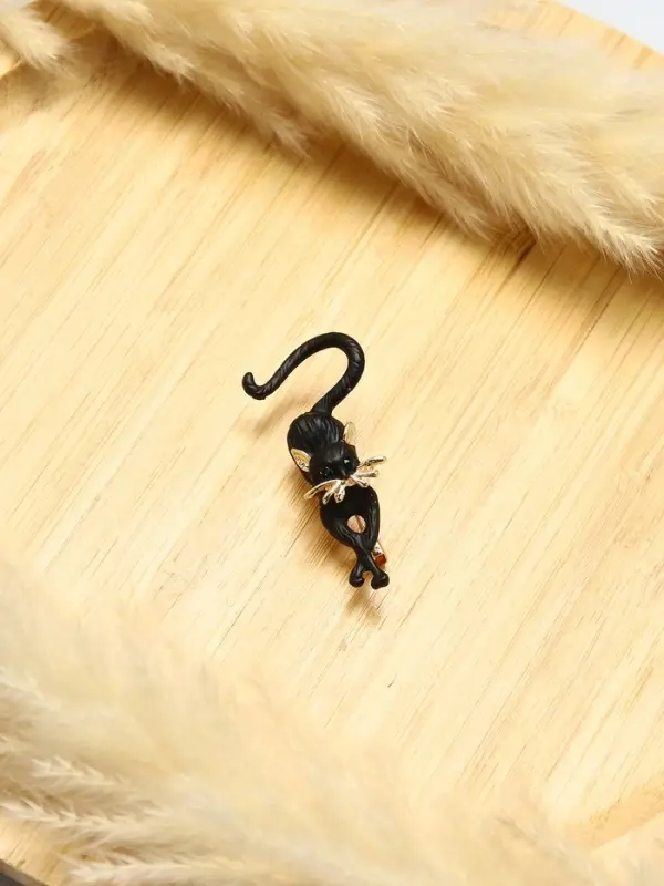 Брошь &laquo;Кошка&raquo;, грация, чёрная в золоте