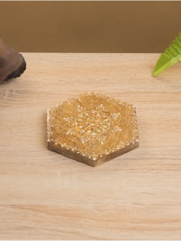 Подставка под горячее &laquo;Пряник&raquo;, набор 4 шт., 15&times;13&times;5 см, дерево манго