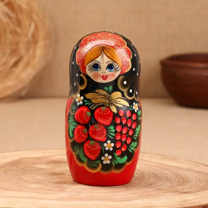 Матрёшка «Ягодка», черный платок, 7-кукольная, 22 см Матрёшка «Ягодка», черный платок, 7-кукольная, 22 см