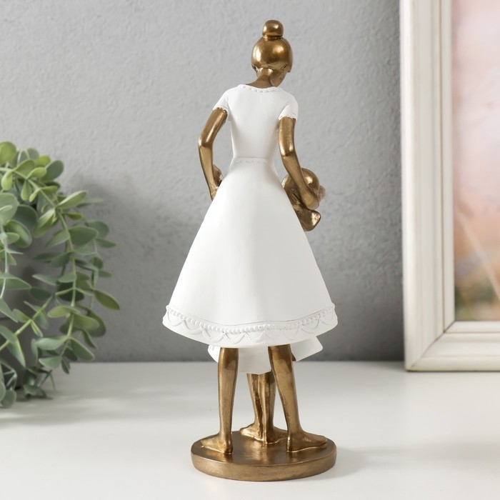 Сувенир полистоун  Сувенир полистоун "Мама с дочкой, в белых платьях с цветами" 9х8,5х23,5 см