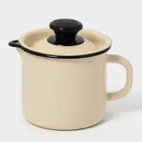 Кружка эмалированная, 1 л, с крышкой и носиком, без декора, слоновая кость