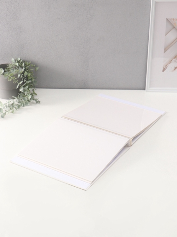 Фотоальбом магнитный 20 листов Фотоальбом магнитный 20 листов "Бегемотик с сердечком" кожзам, в коробке 2,6х32х33,5 см