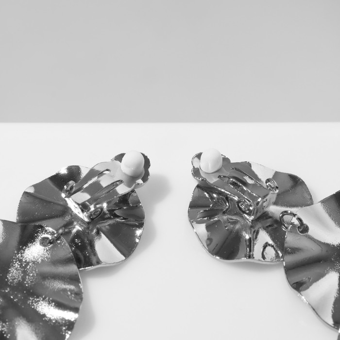 Клипсы висячие «Лёгкость» трио, цвет серебро Клипсы висячие «Лёгкость» трио, цвет серебро