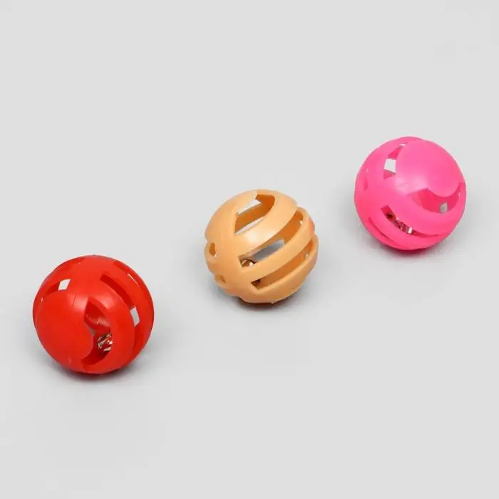 Шарик для кошек с бубенчиком  Шарик для кошек с бубенчиком "Футбол", 3,8 см, микс цветов