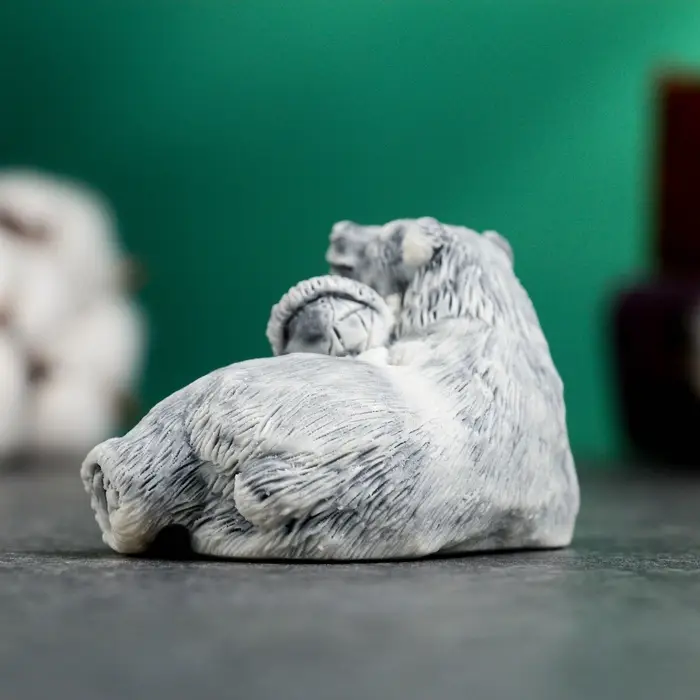 Фигурка &laquo;Девочка с медведем&raquo;, 4 см