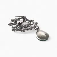 Брошь &laquo;Императрица&raquo;, вензеля, цвет изумрудный в сером металле