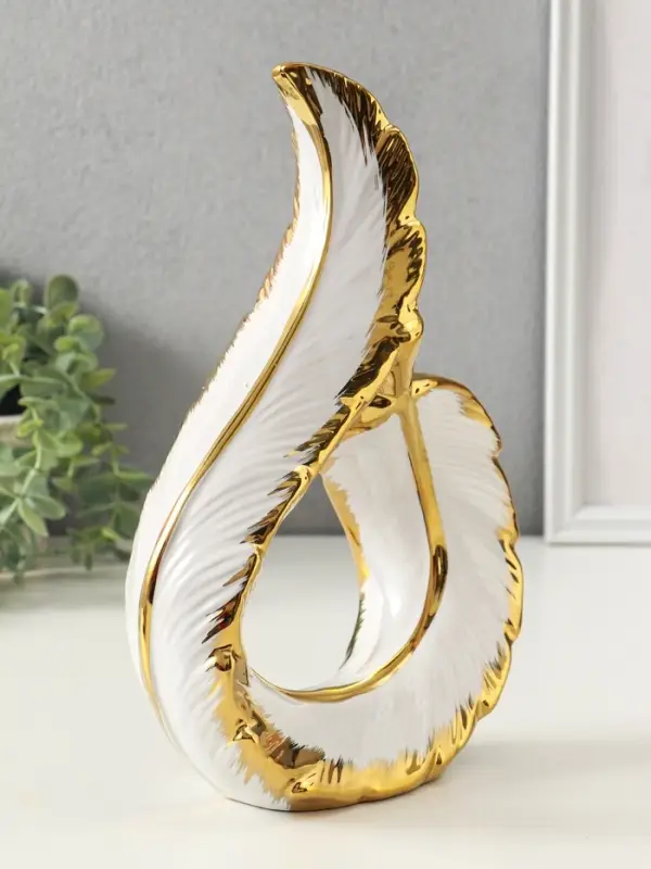 Сувенир керамика Сувенир керамика "Изогнутое пёрышко" белый с золотом 9х17,5х29,5 см