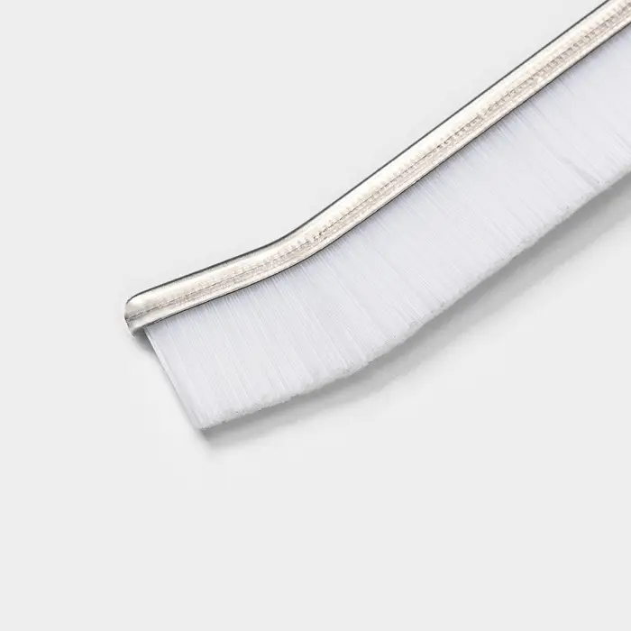 Щётка для труднодоступных мест Доляна, 23&times;2 см, белая