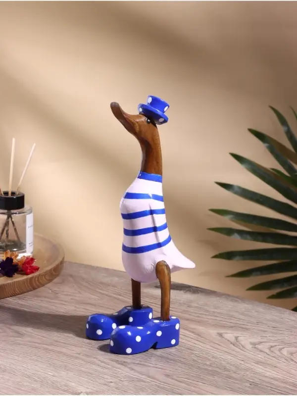 Сувенир &laquo;Утка в розово-голубой одежде&raquo;, 13&times;9&times;27 см, дерево